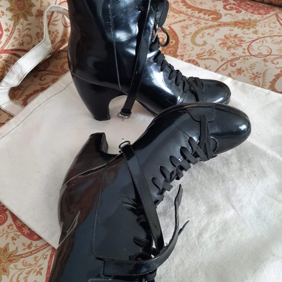 RACHEL COMEY BLACK PATENT LEATHER LACE-UP BOOTS - Picture 6 of 9